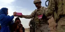 UAE soldiers provide humanitarian aid
